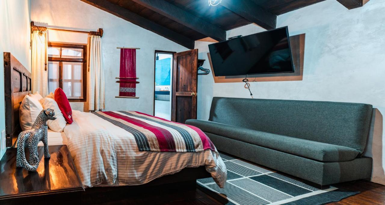 Yox Hotel Boutique San Cristóbal de Las Casas 外观 照片 A room at the hotel