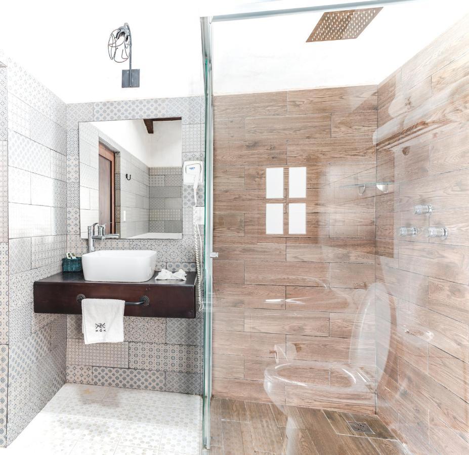 Yox Hotel Boutique San Cristóbal de Las Casas 外观 照片 A shower enclosure