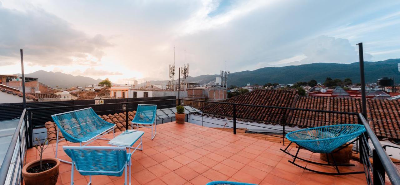 Yox Hotel Boutique San Cristóbal de Las Casas 外观 照片 Rooftop in Granada, Spain