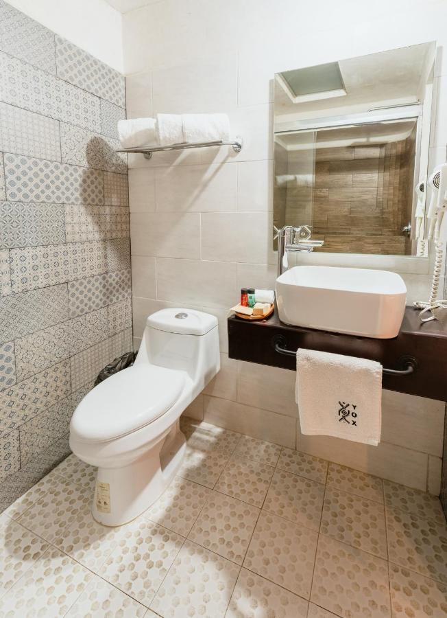 Yox Hotel Boutique San Cristóbal de Las Casas 外观 照片 Bathroom