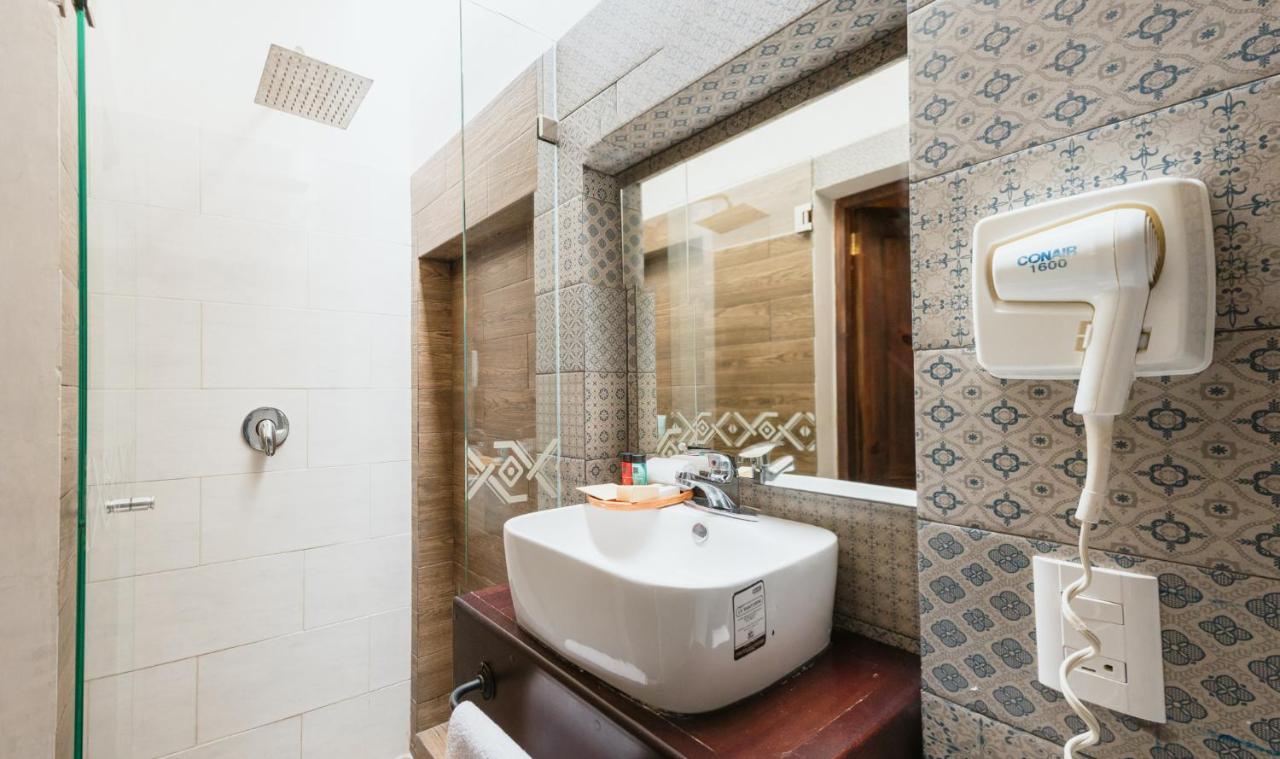 Yox Hotel Boutique San Cristóbal de Las Casas 外观 照片 Bathroom