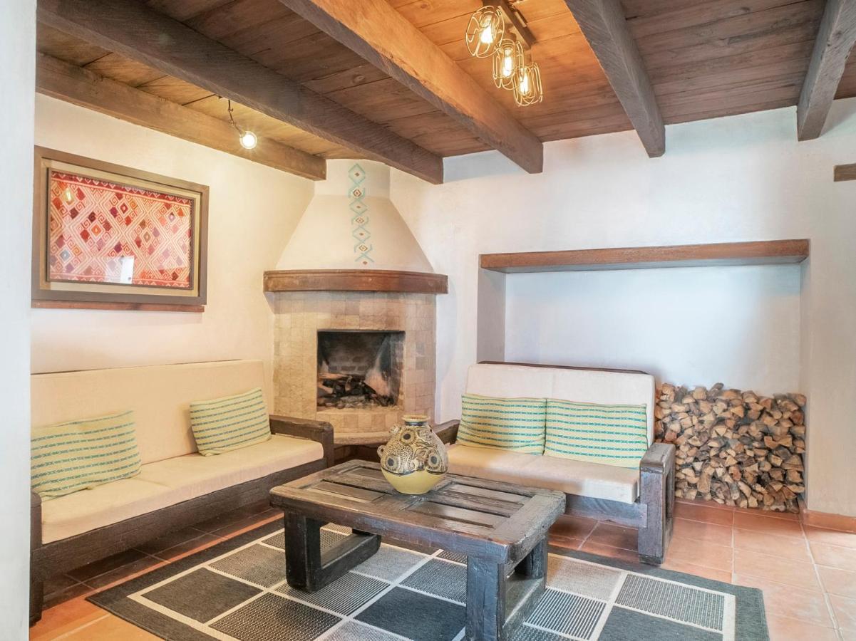 Yox Hotel Boutique San Cristóbal de Las Casas 外观 照片 Interior of the house